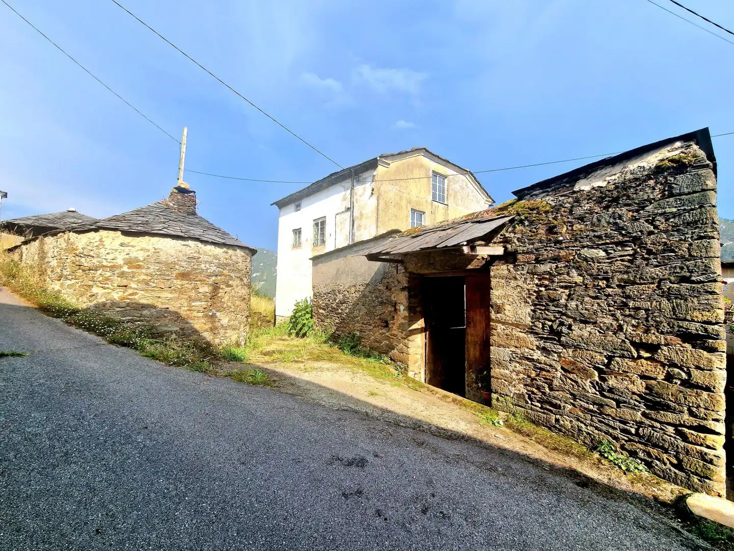 Außenansicht von Country house zum Verkauf in Boal mit Privatgarten und Möbliert