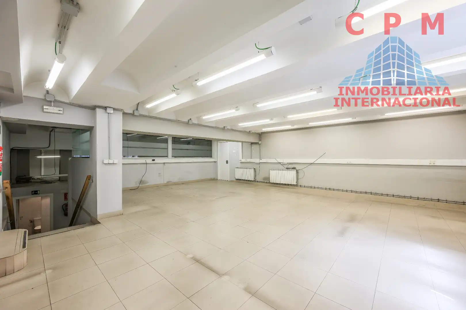 Local de lloguer en Madrid amb Parquet, Internet i Alarma