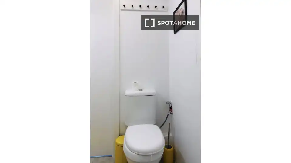 Baño de Piso de alquiler en Valencia con Aire acondicionado, Calefacción y Amueblado