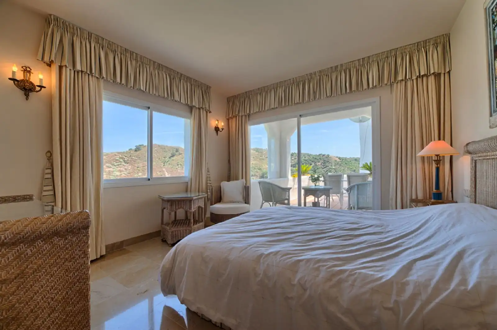 Apartament amb terrassa en venda a Benahavís pueblo, imagen 8
