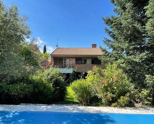 Jardí de Casa o xalet de lloguer en Majadahonda amb Piscina