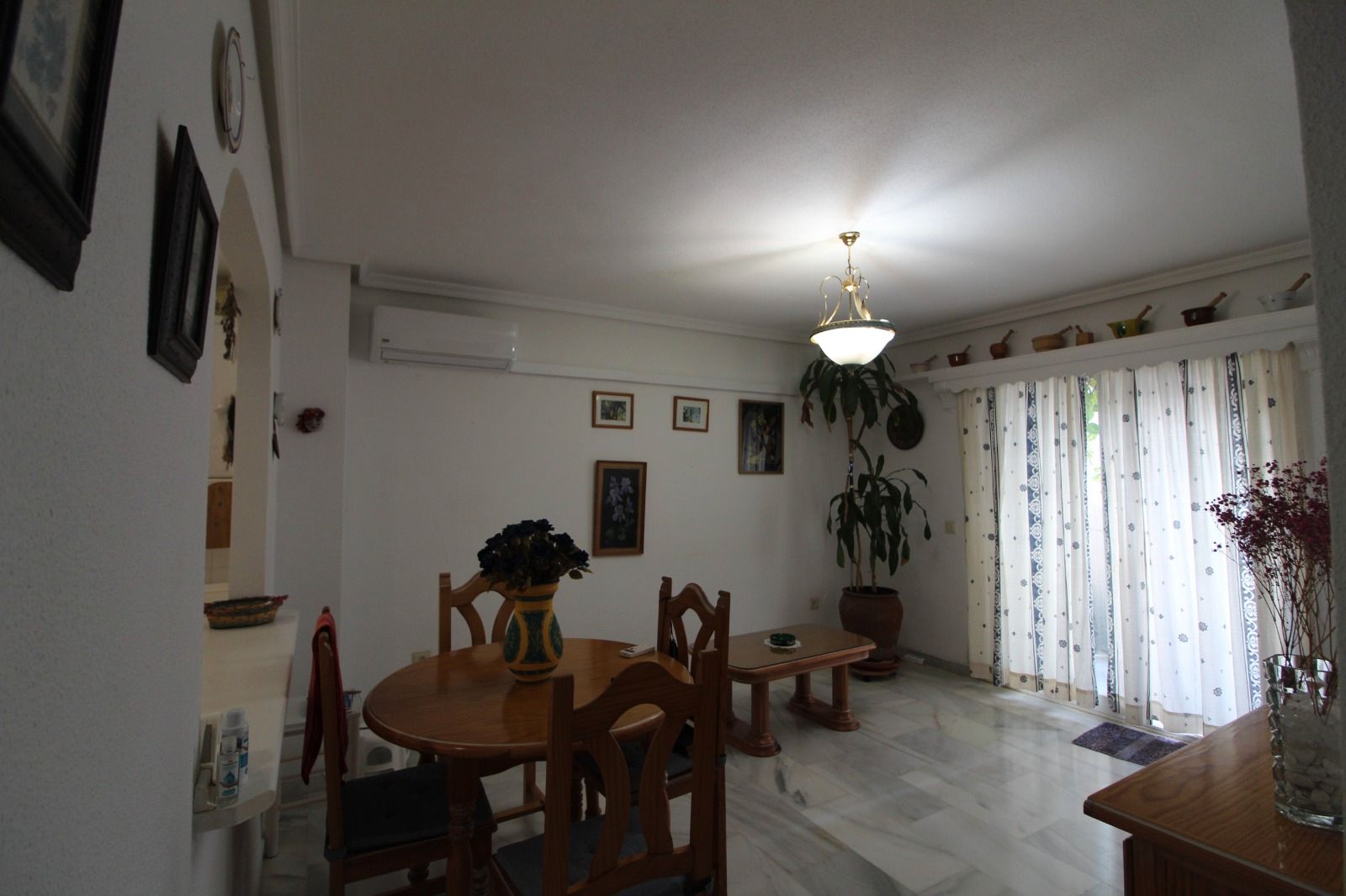 Comedor de Piso en venta en Benalmádena con Terraza, Amueblado y Horno