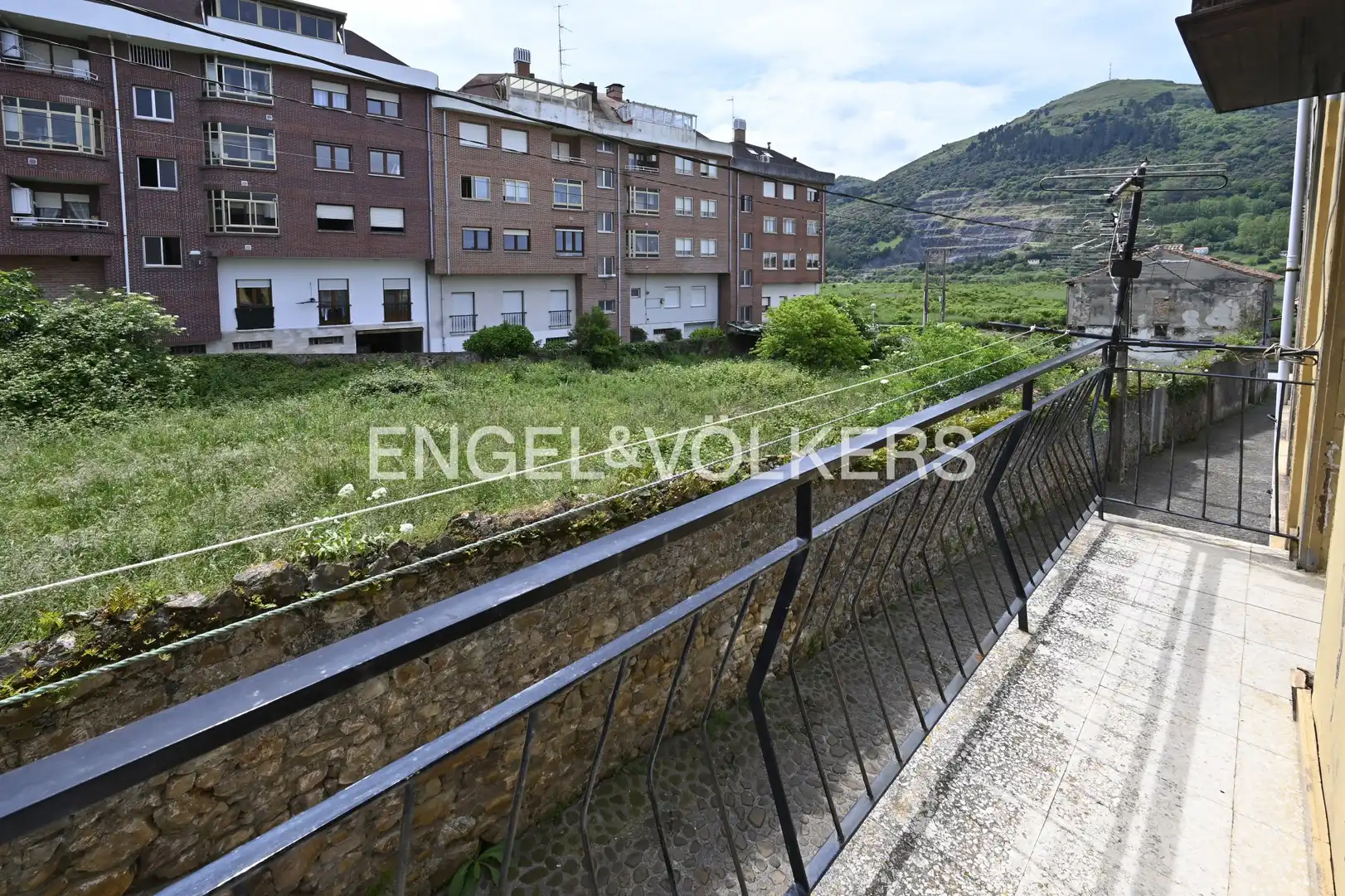 Vista exterior de Casa adosada en venta en Limpias con Calefacción, Jardín privado y Terraza