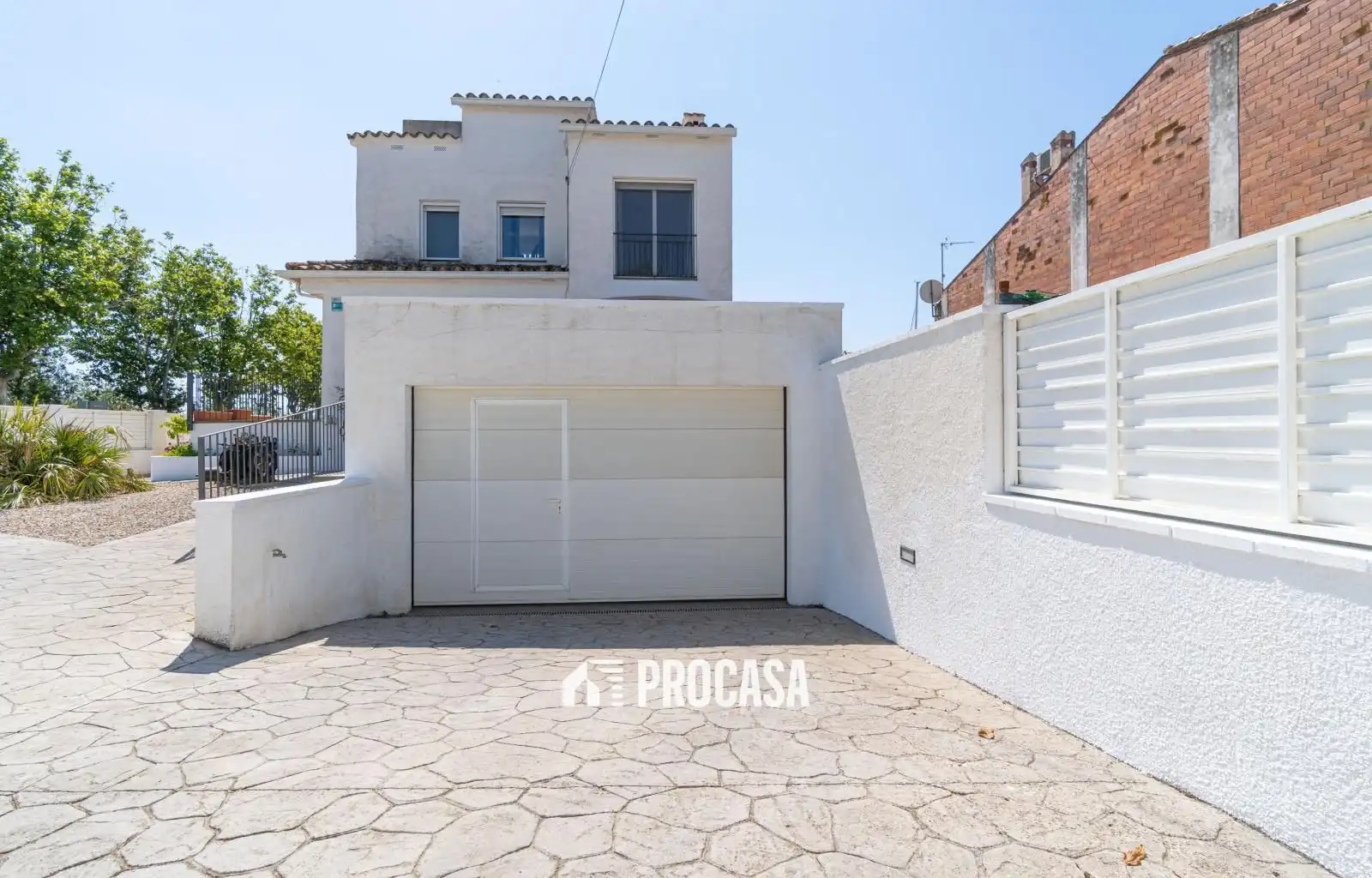 Vista exterior de Casa o xalet en venda en Empuriabrava amb Aire condicionat, Piscina i Moblat