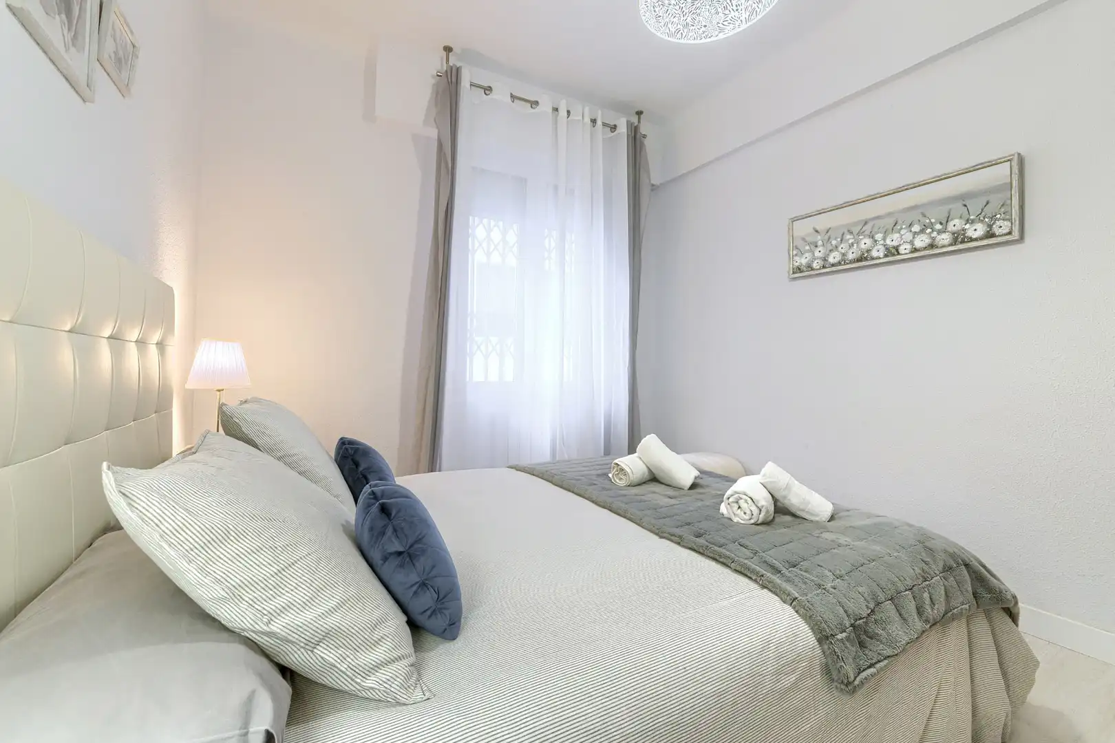 Habitación de Apartamento de alquiler en Bilbao  con Calefacción, Amueblado y Lavadora