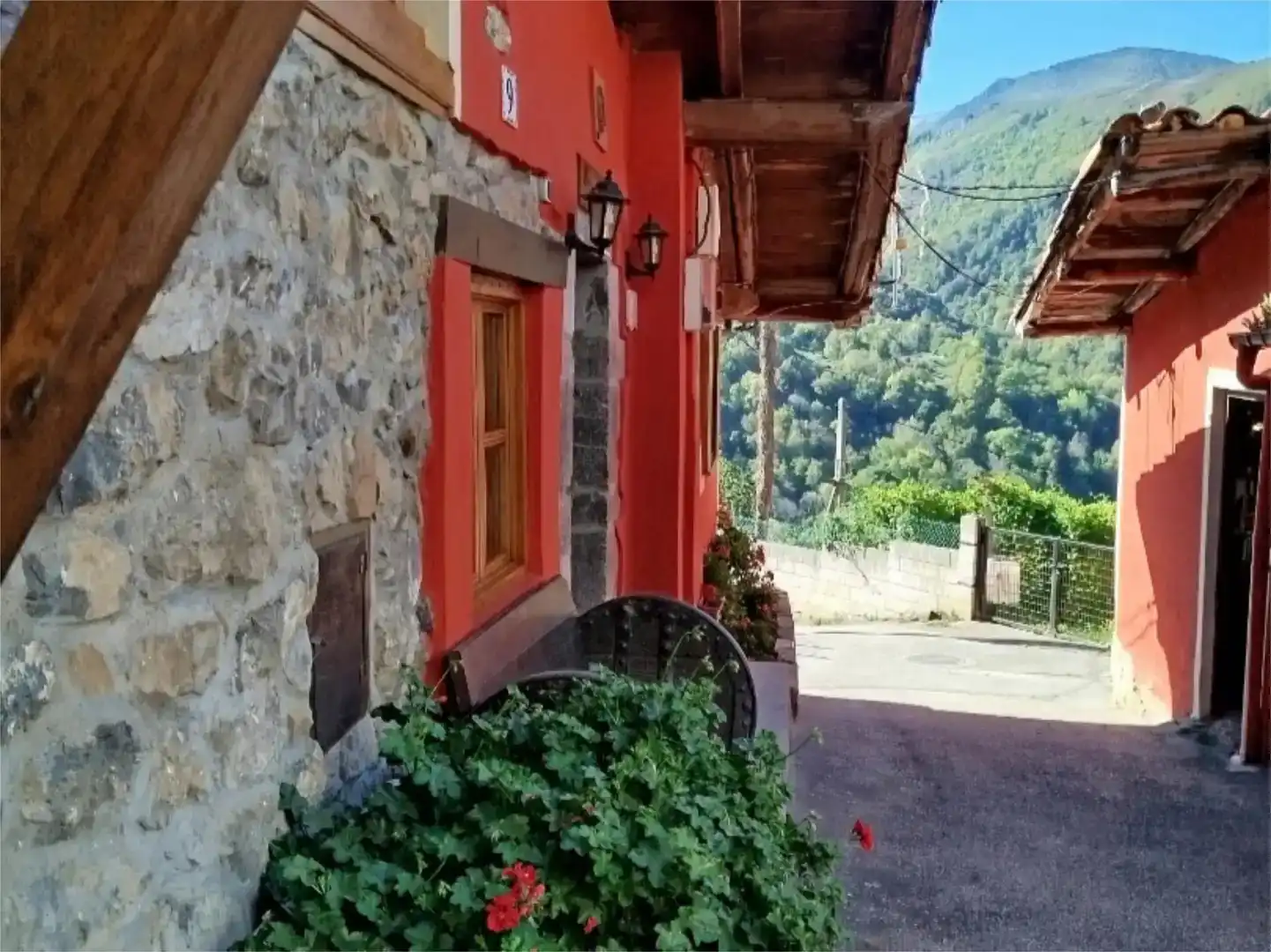 Außenansicht von Wohnung zur Miete in Teverga mit Möbliert und Balkon