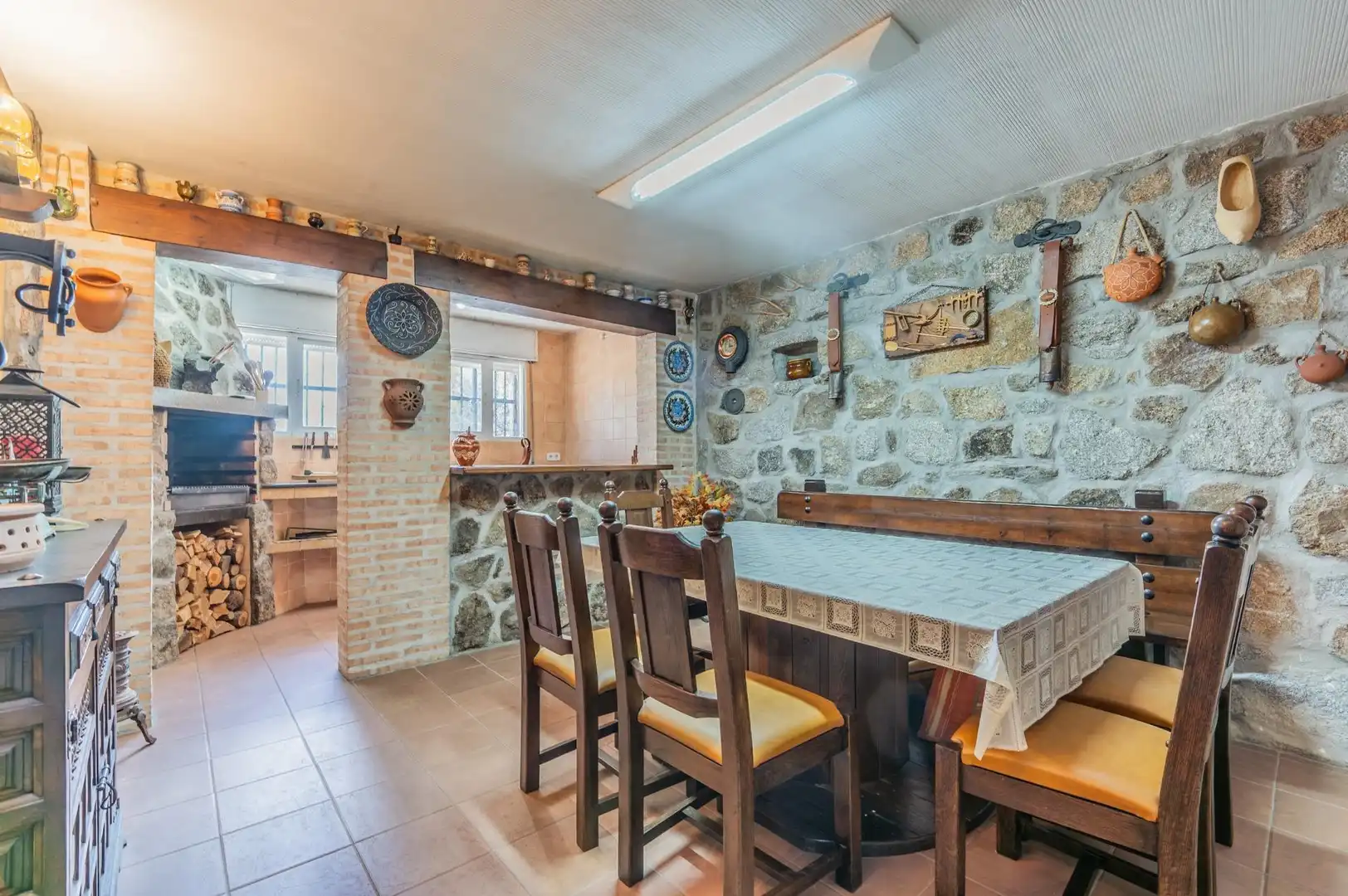 Houses for sale in Casa Amarilla