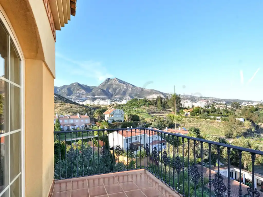 Vista exterior de Casa adosada de lloguer en Benalmádena