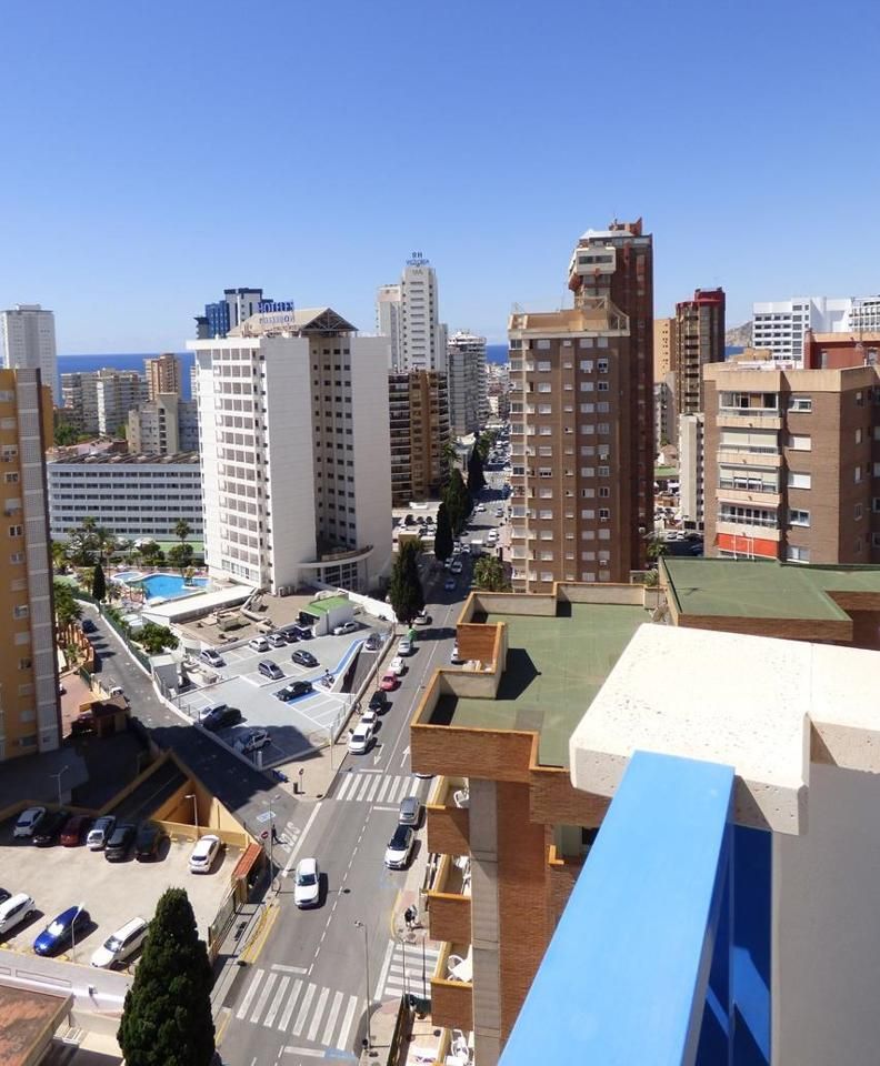 Vista exterior de Apartament en venda en Benidorm amb Terrassa, Piscina i Piscina comunitària