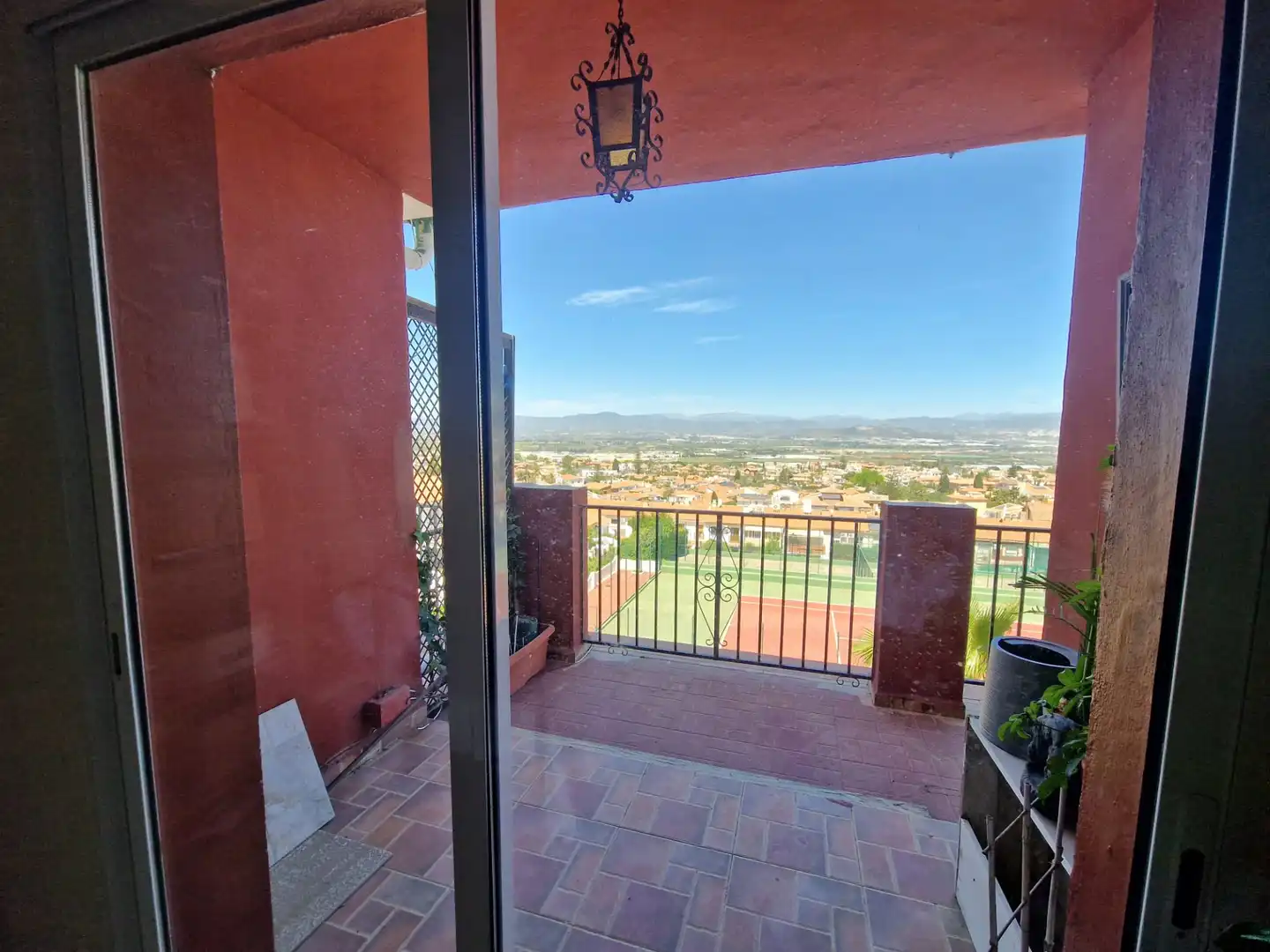 Terrassa de Casa adosada en venda en Alhaurín de la Torre amb Aire condicionat, Terrassa i Traster