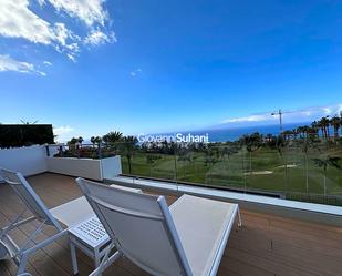 Vista exterior de Apartament en venda en Guía de Isora amb Aire condicionat, Terrassa i Balcó