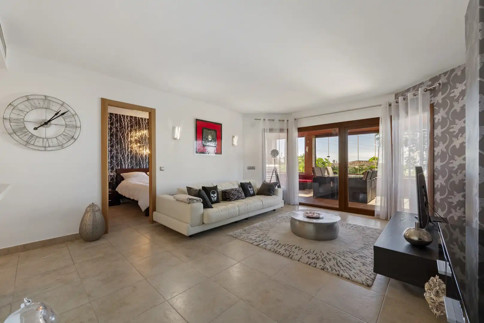 Sala d'estar de Planta baixa en venda en Benalmádena amb Aire condicionat, Terrassa i Piscina