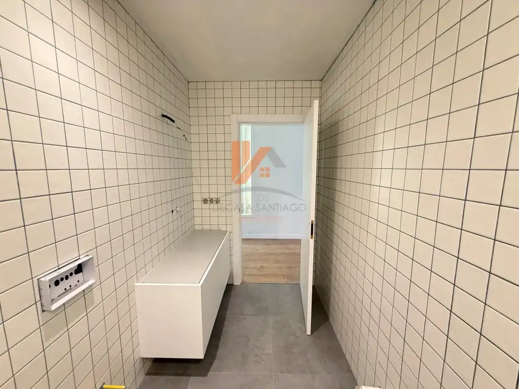 Wohnungen zum Verkauf in Santiago de Compostela  mit Balkon