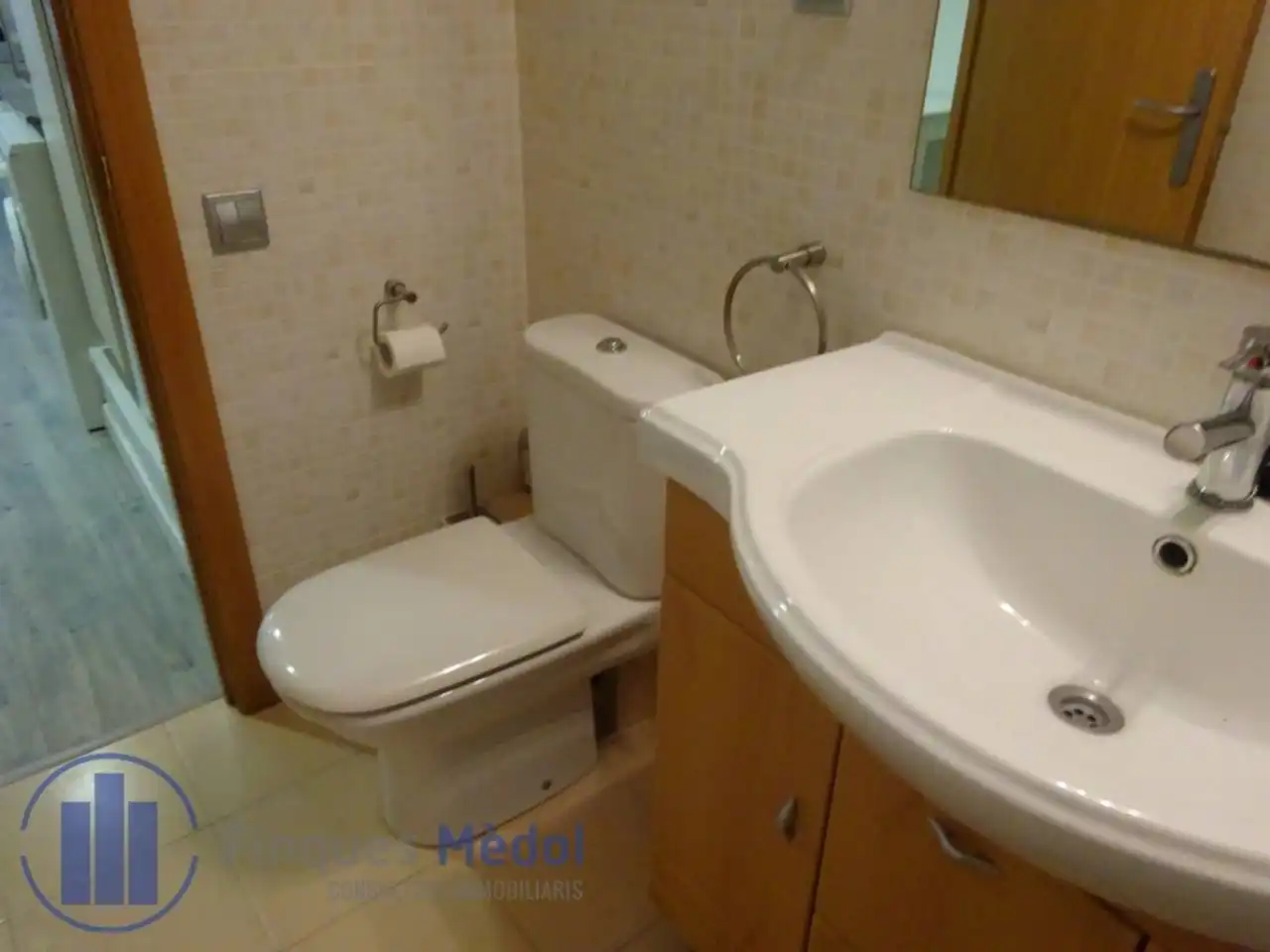 Baño de Estudio en venta en Tarragona con Calefacción, Parquet y Amueblado