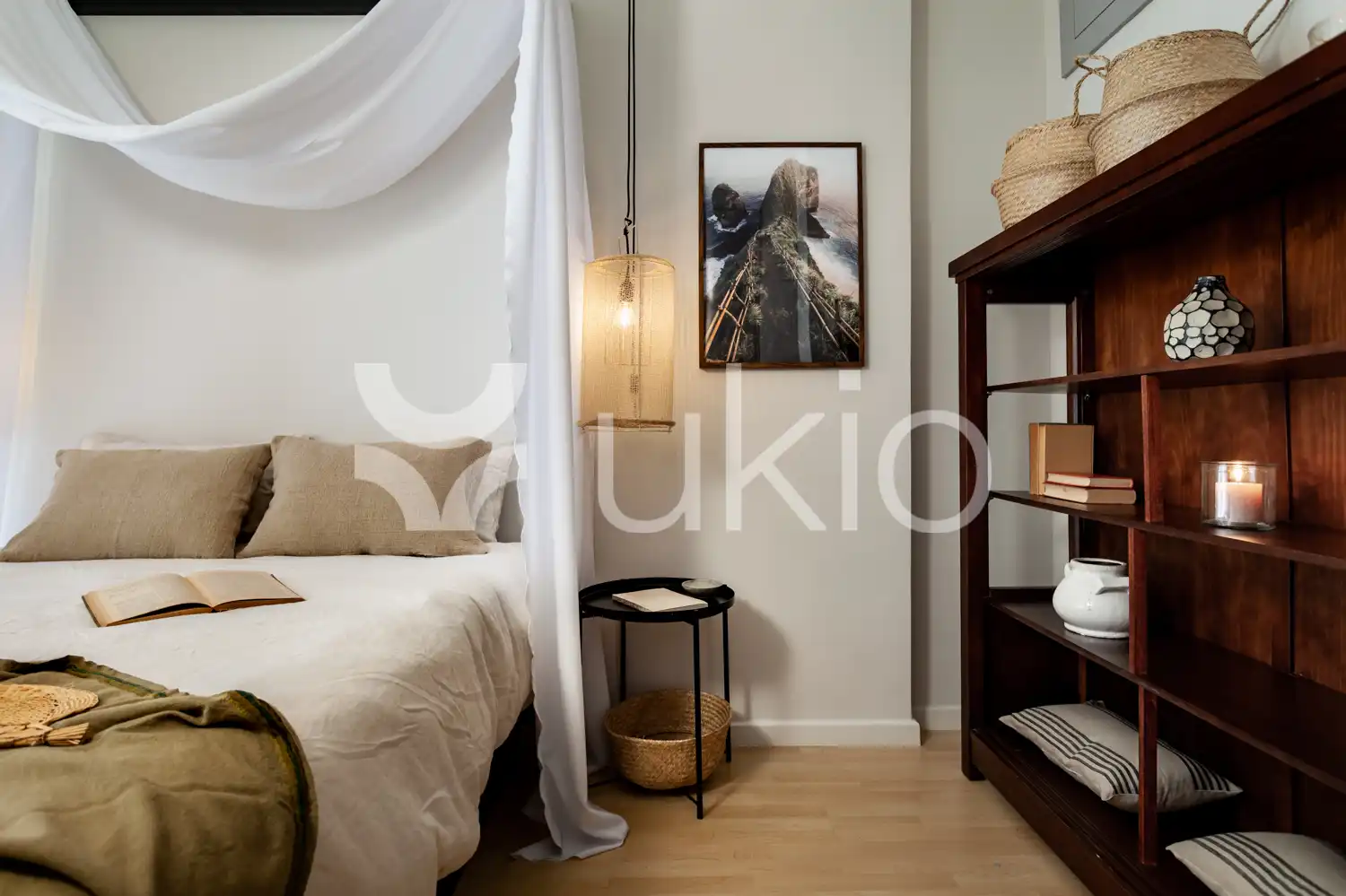 Dormitori de Apartament de lloguer en Barcelona amb Aire condicionat, Calefacció i Terrassa