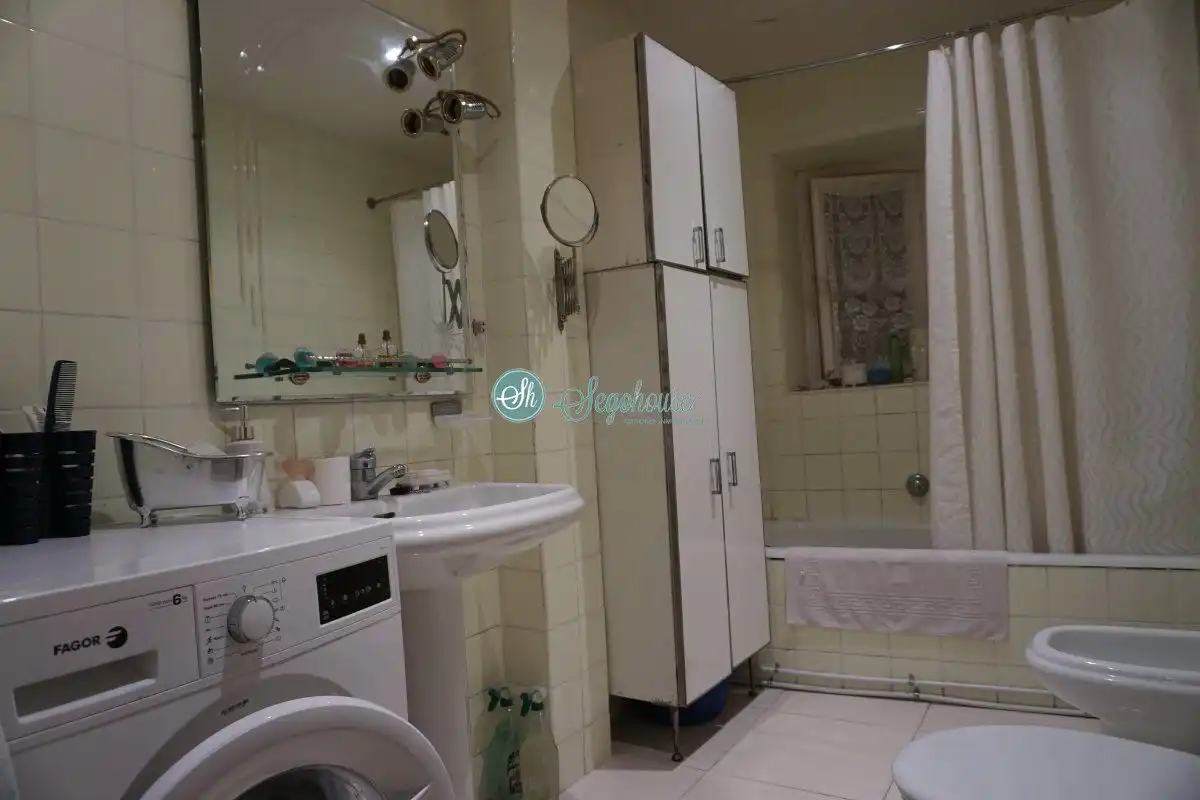 Baño de Piso en venta en Segovia con Calefacción, Parquet y Terraza