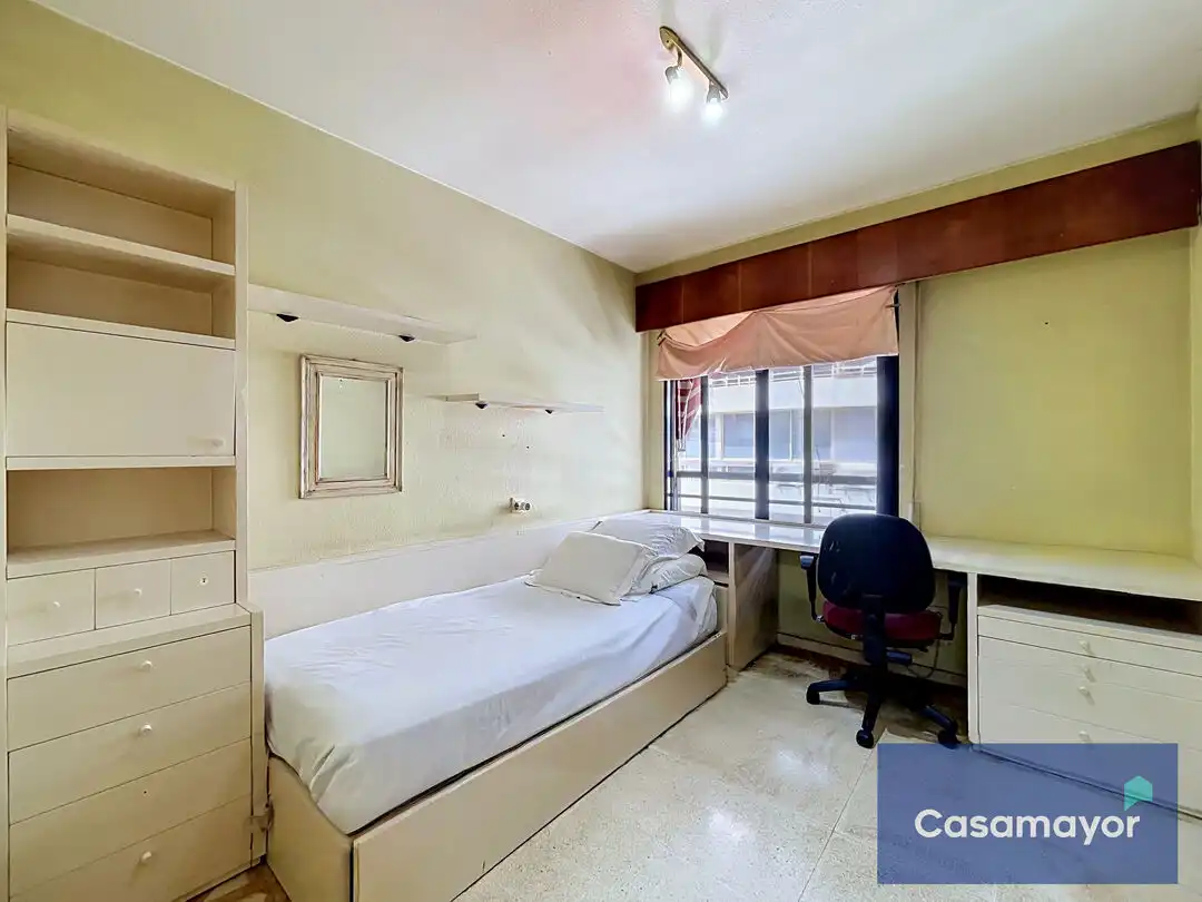 Schlafzimmer von Wohnung zum Verkauf in Alicante / Alacant mit Klimaanlage, Abstellraum und Balkon