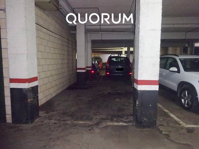 Garaje en Venta en Txurdinaga