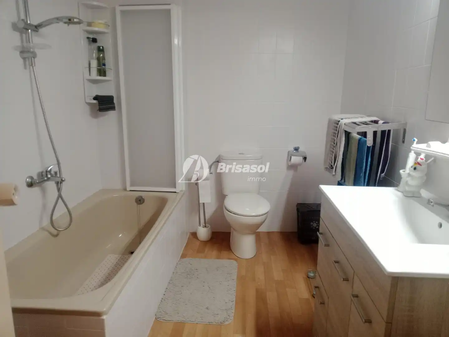 Baño de Piso en venta en Cambrils con Aire acondicionado, Parquet y Balcón