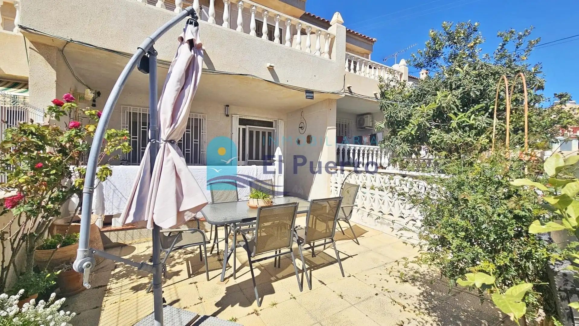 Vista exterior de Dúplex en venta en Mazarrón con Jardín privado, Terraza y Amueblado