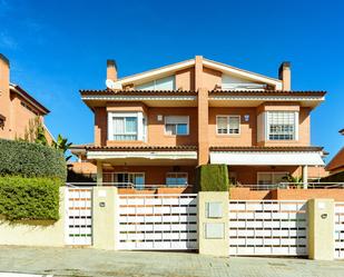 Exterior view of Single-family semi-detached for sale in  Valencia Capital  with Air Conditioner and Terrace