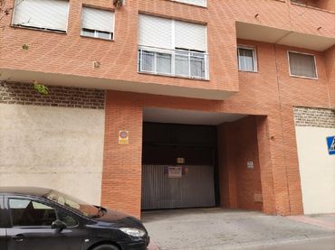 Aparcamiento con ascensor en venta en Av Andalucía