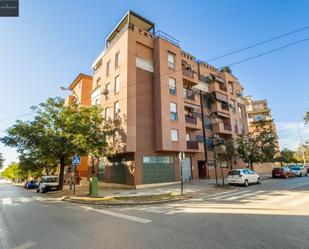 Vista exterior de Pis en venda en  Granada Capital amb Aire condicionat, Terrassa i Balcó