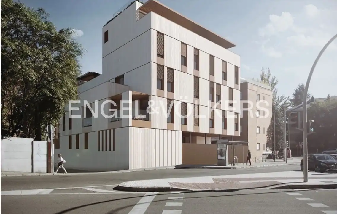 Vista exterior de Apartament en venda en Madrid amb Calefacció, Jardí privat i Traster