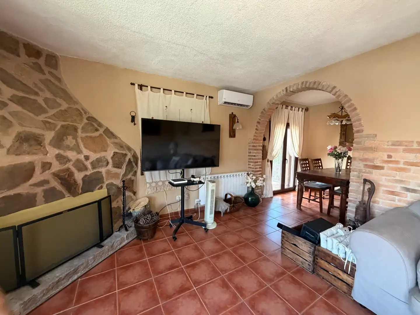 Sala de estar de Casa o chalet en venta en El Tiemblo  con Aire acondicionado, Calefacción y Jardín privado