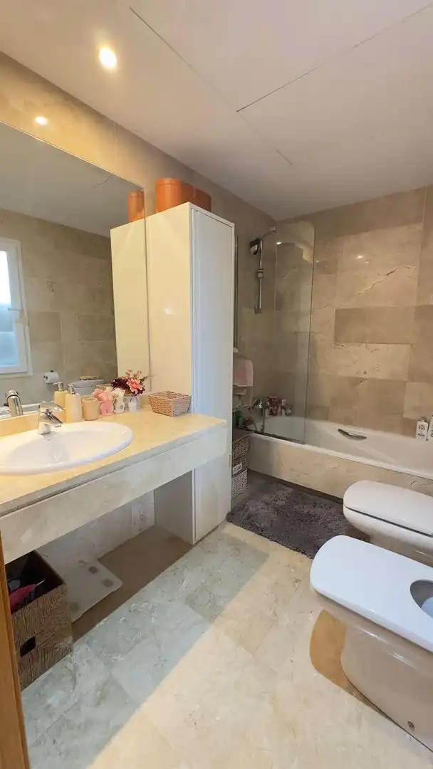Bathroom of Apartments for rent in Estepona  with Air Conditioner, Heating and Terrace