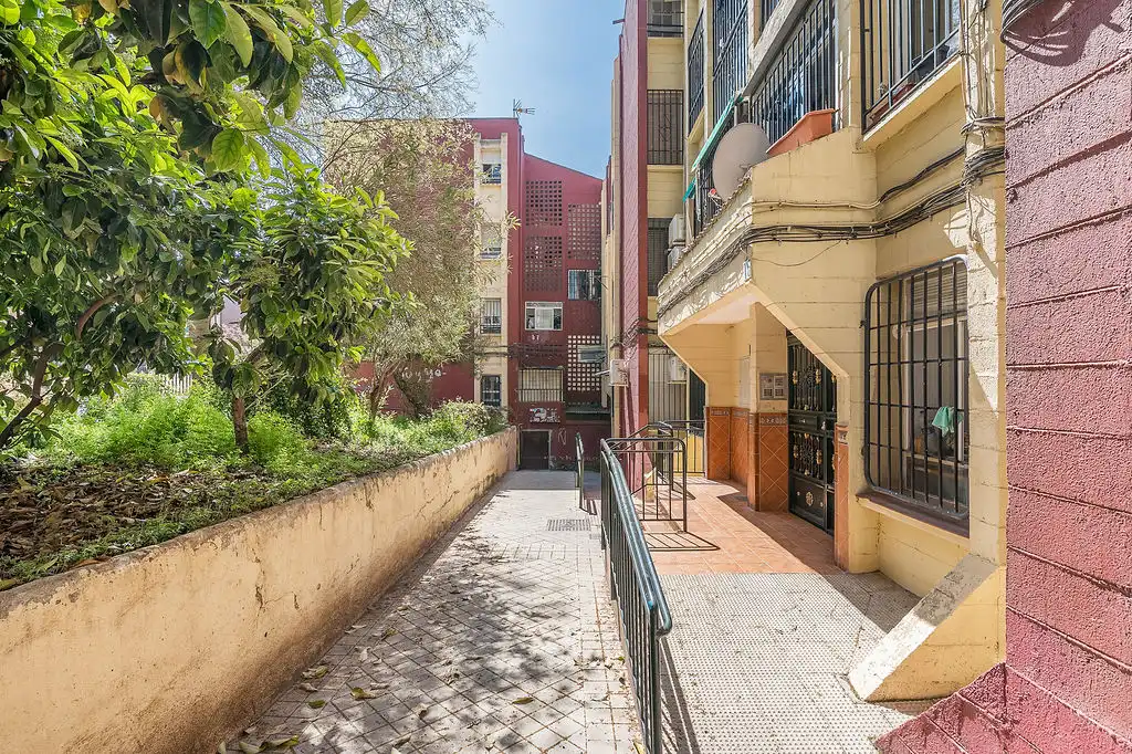 Vista exterior de Piso en venta en Granada