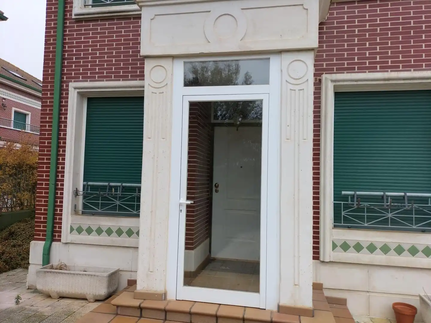 Casa adosada en venta en Grijota con Calefacción, Jardín privado y Terraza