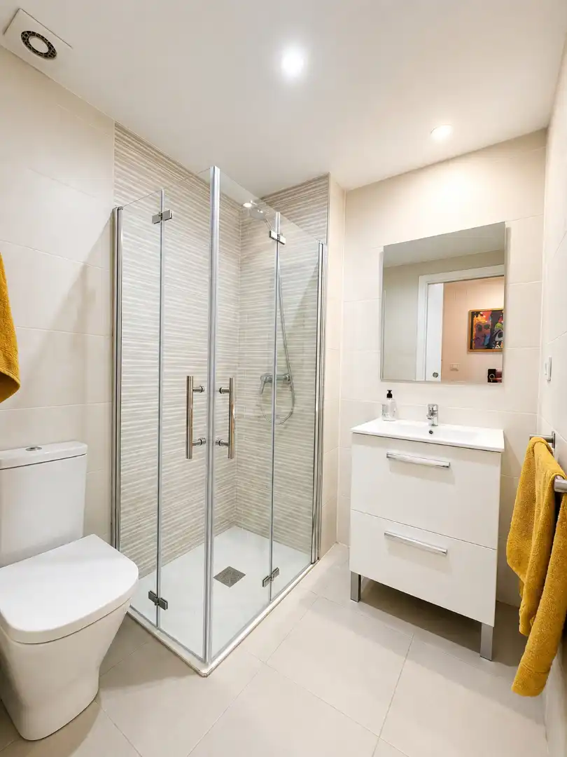 Bathroom of Detached homes for sale in Castellar del Vallès  with Air Conditioner, Heating and Parquet flooring