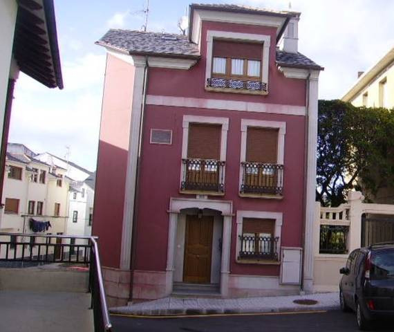 Casa-chalet en Venta en Plaza Vieja en Tapia de Casariego