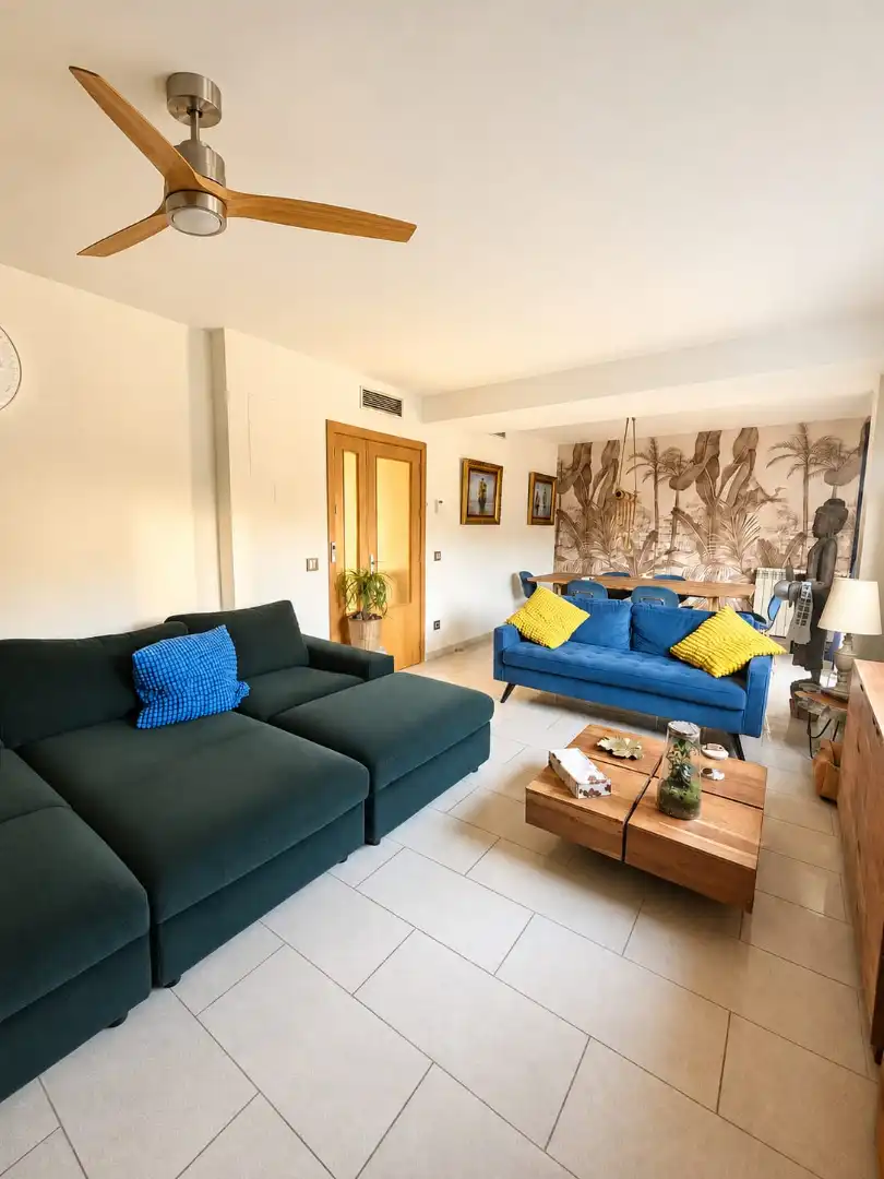 Sala d'estar de Casa o xalet en venda en Navalcarnero amb Calefacció, Jardí privat i Piscina comunitària