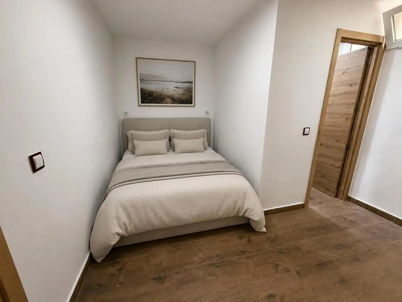 Schlafzimmer von Erdgeschoss zur Miete in Madrid