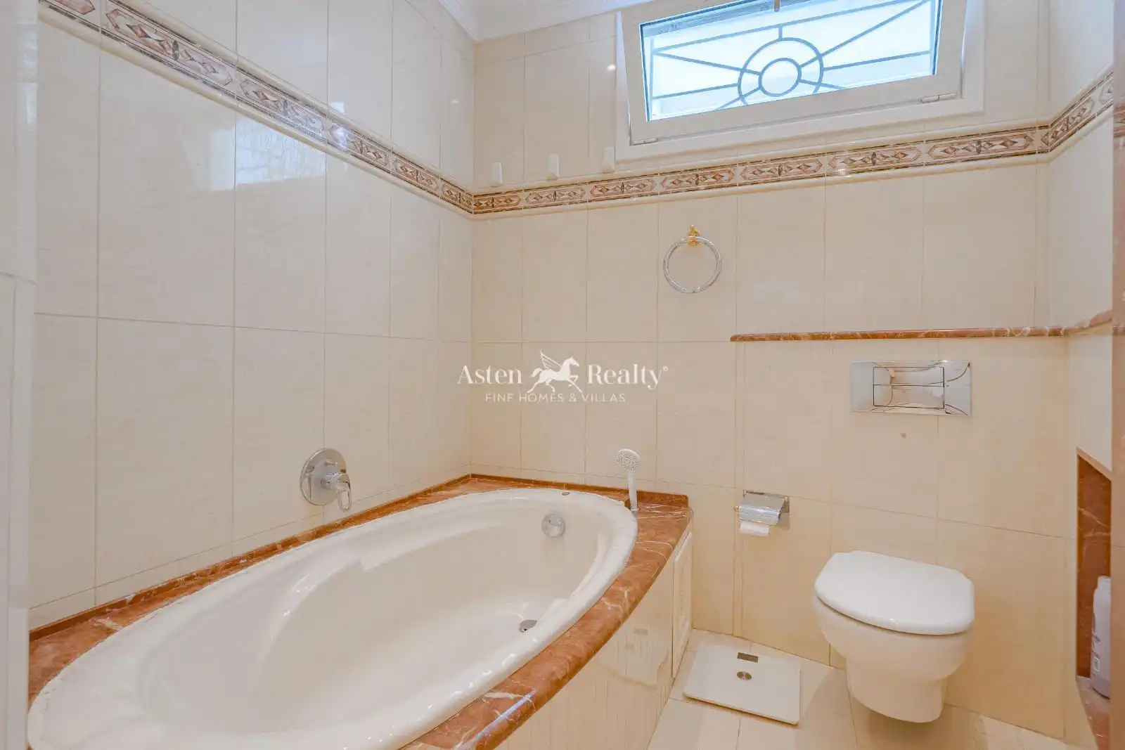 Baño de Apartamento en venta en Adeje con Aire acondicionado, Terraza y Piscina
