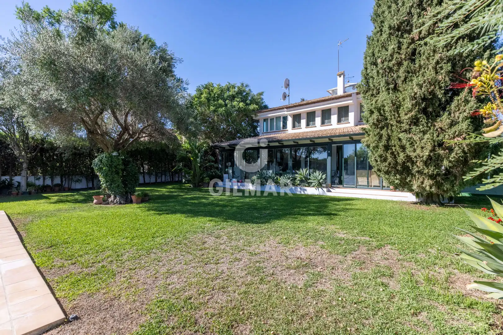 Jardí de Casa o xalet en venda en Tomares amb Calefacció, Jardí privat i Piscina