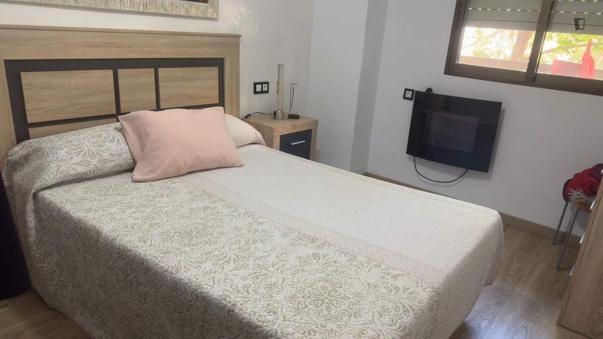 Dormitori de Apartament per a compartir en  Valencia Capital amb Aire condicionat, Calefacció i Moblat