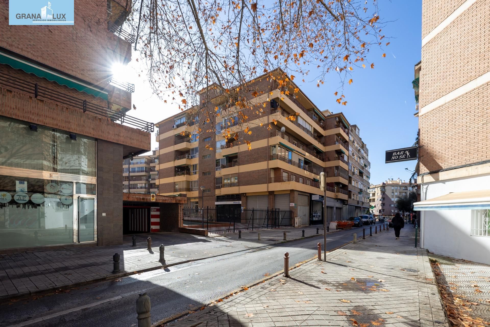 Exterior view of Flat for sale in  Granada Capital  with Air Conditioner, Terrace and Storage room