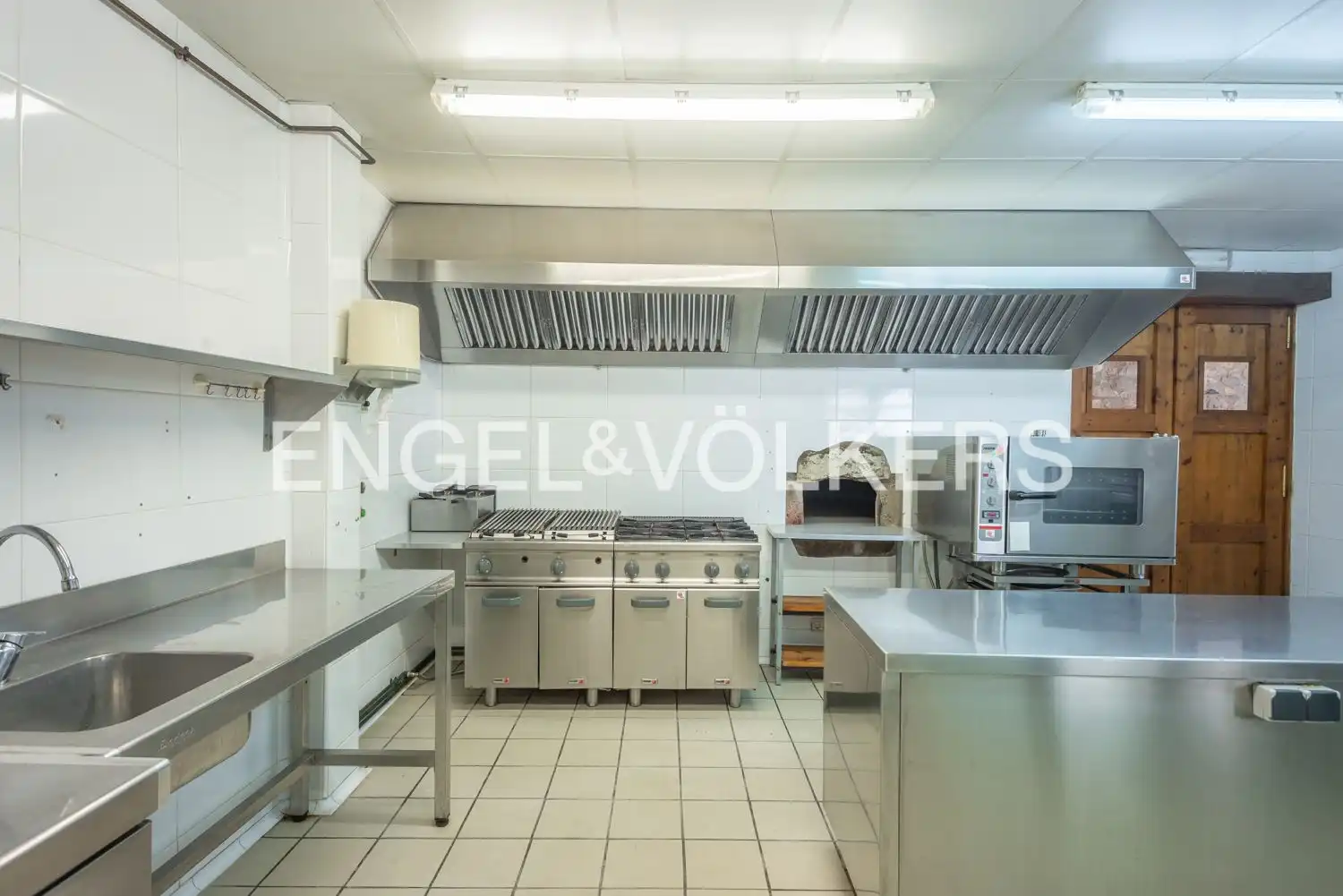 Cocina de Casa o chalet en venta en La Vall de Bianya con Calefacción, Jardín privado y Terraza