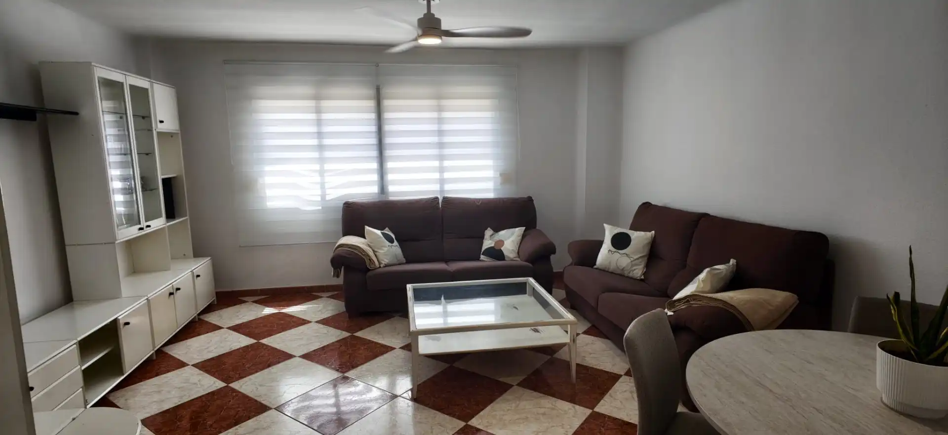 Flat with lift to rent in Avenida Carlos Haya 82