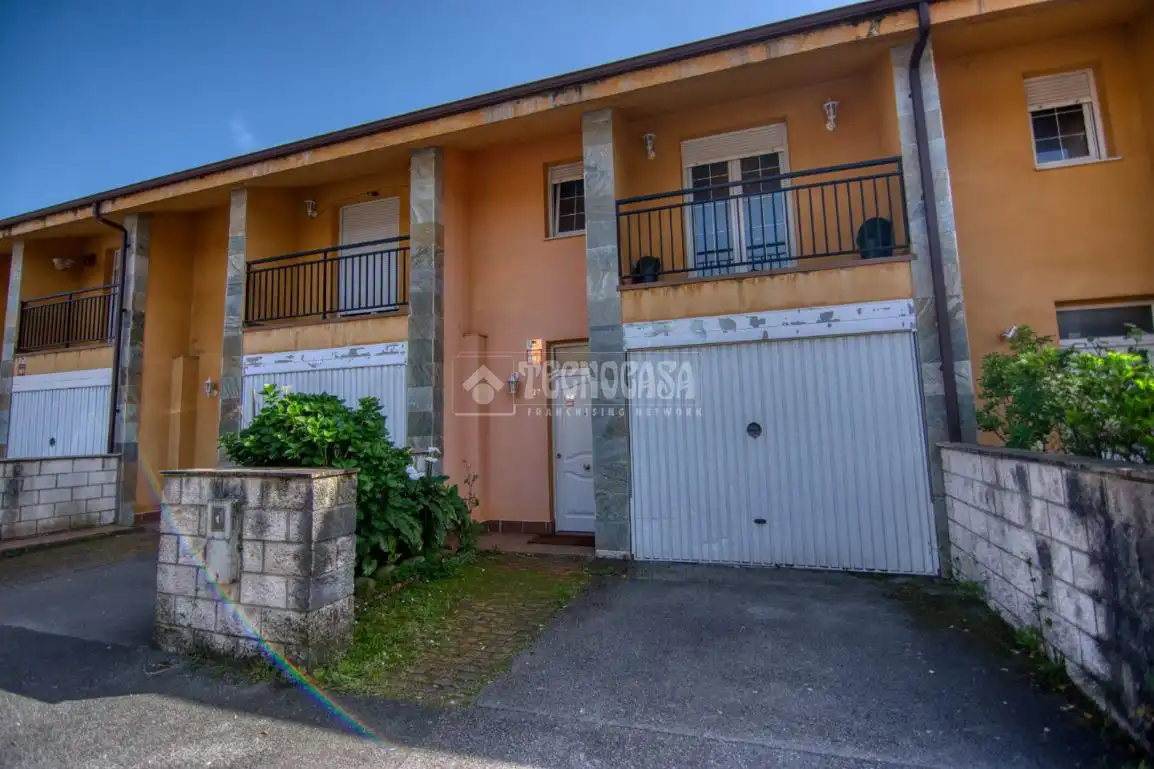 Vista exterior de Casa adosada en venta en Piélagos con Terraza