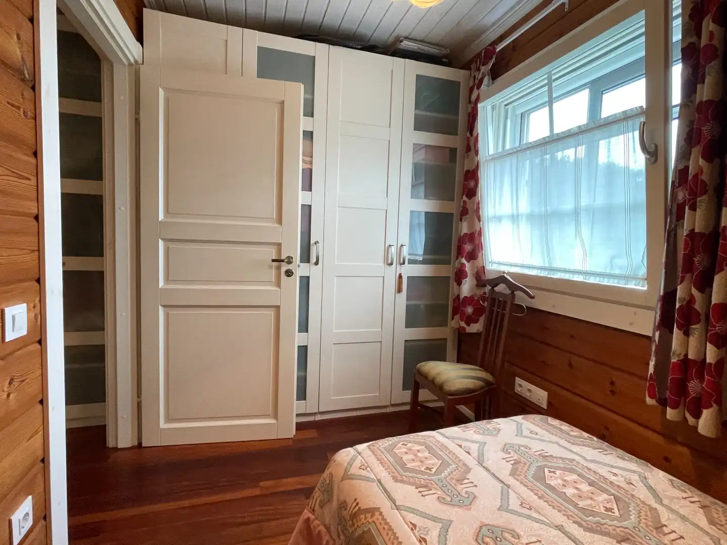Dormitori de Casa o xalet en venda en Gijón  amb Calefacció, Jardí privat i Parquet