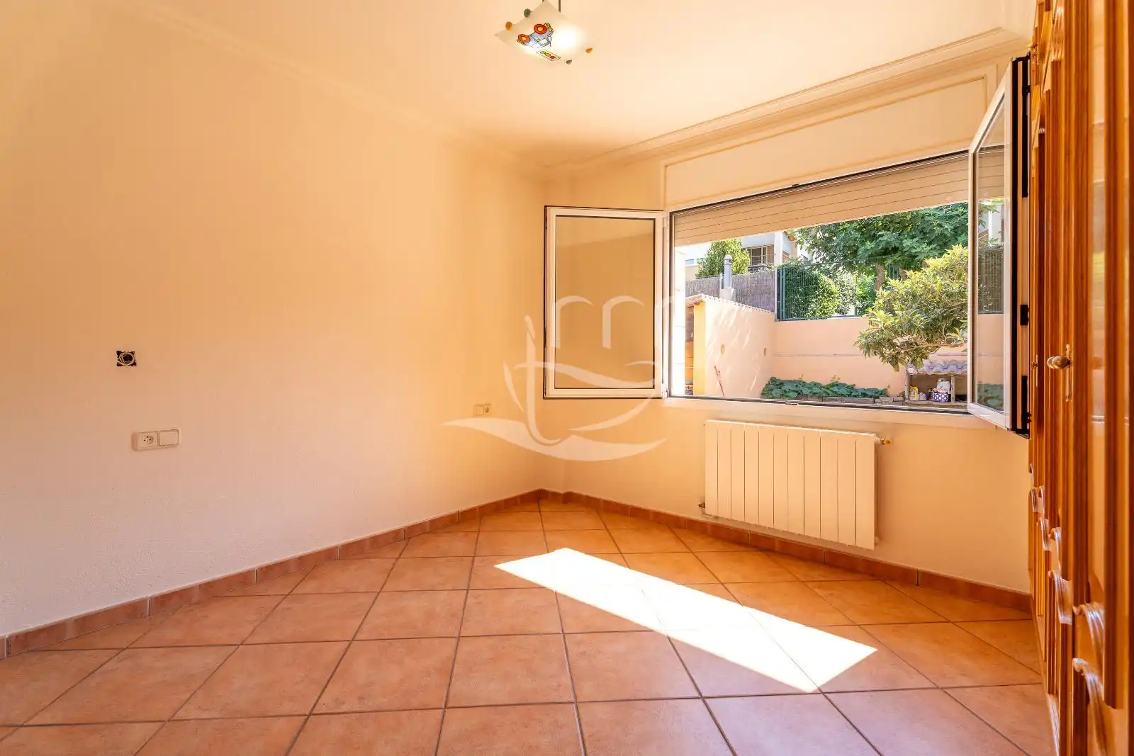Jardín de Casa adosada en venta en Mont-ras con Calefacción, Jardín privado y Terraza