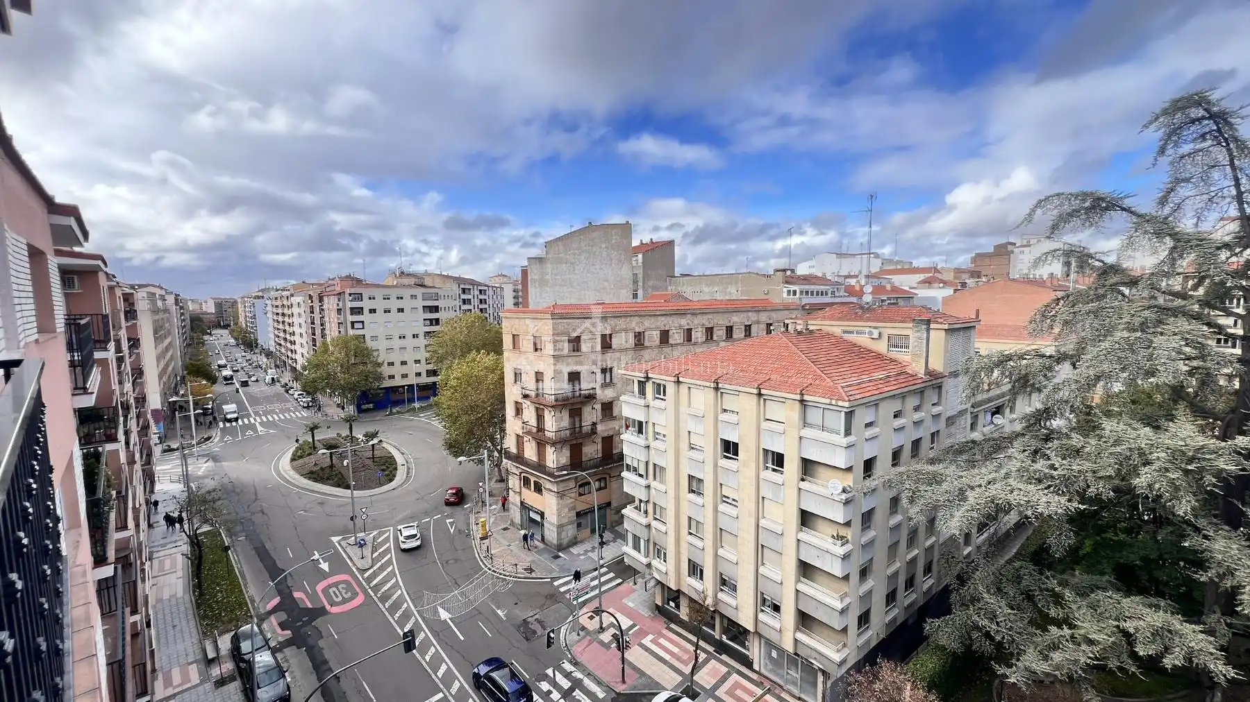 Außenansicht von Wohnung zur Miete in Salamanca mit Heizung, Terrasse und Balkon
