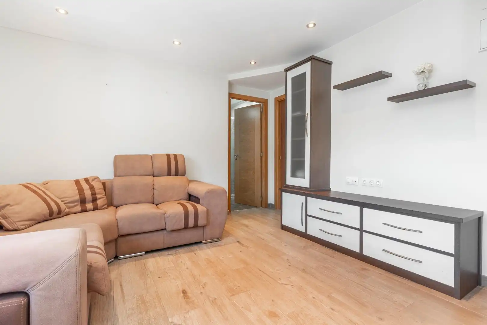 Living room of Apartments for sale in San Martín del Rey Aurelio  with Heating, Parquet flooring and Storage room