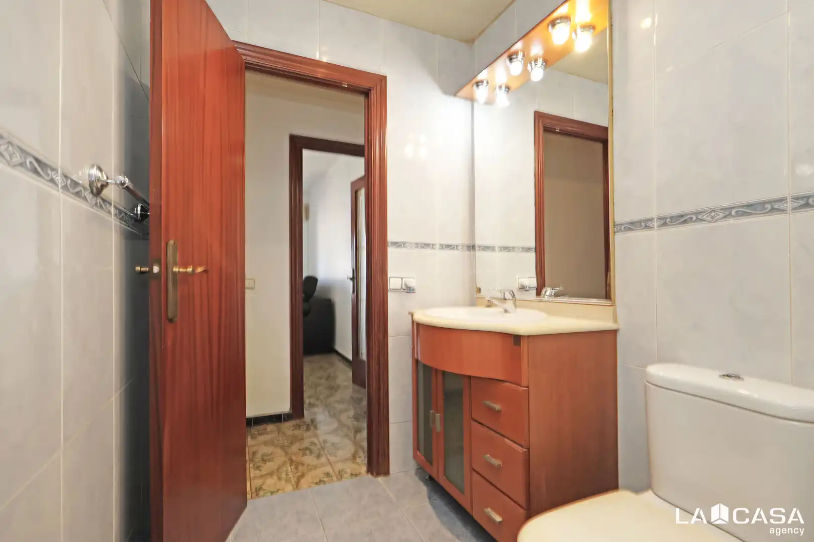 Bathroom of Attic for sale in Esplugues de Llobregat  with Air Conditioner, Heating and Terrace