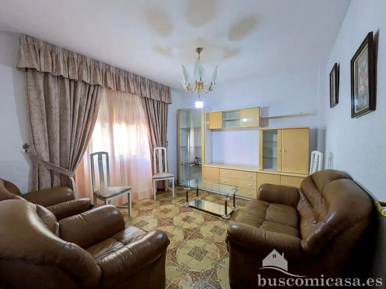 Sala d'estar de Casa o xalet en venda en Linares amb Aire condicionat, Terrassa i Balcó