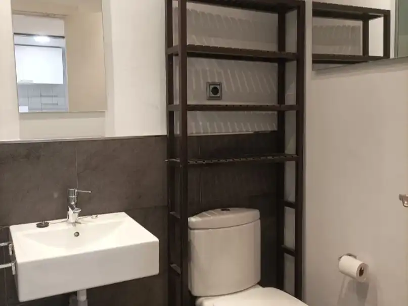 Bathroom of Flat for sale in  Madrid Capital  with Air Conditioner and Balcony